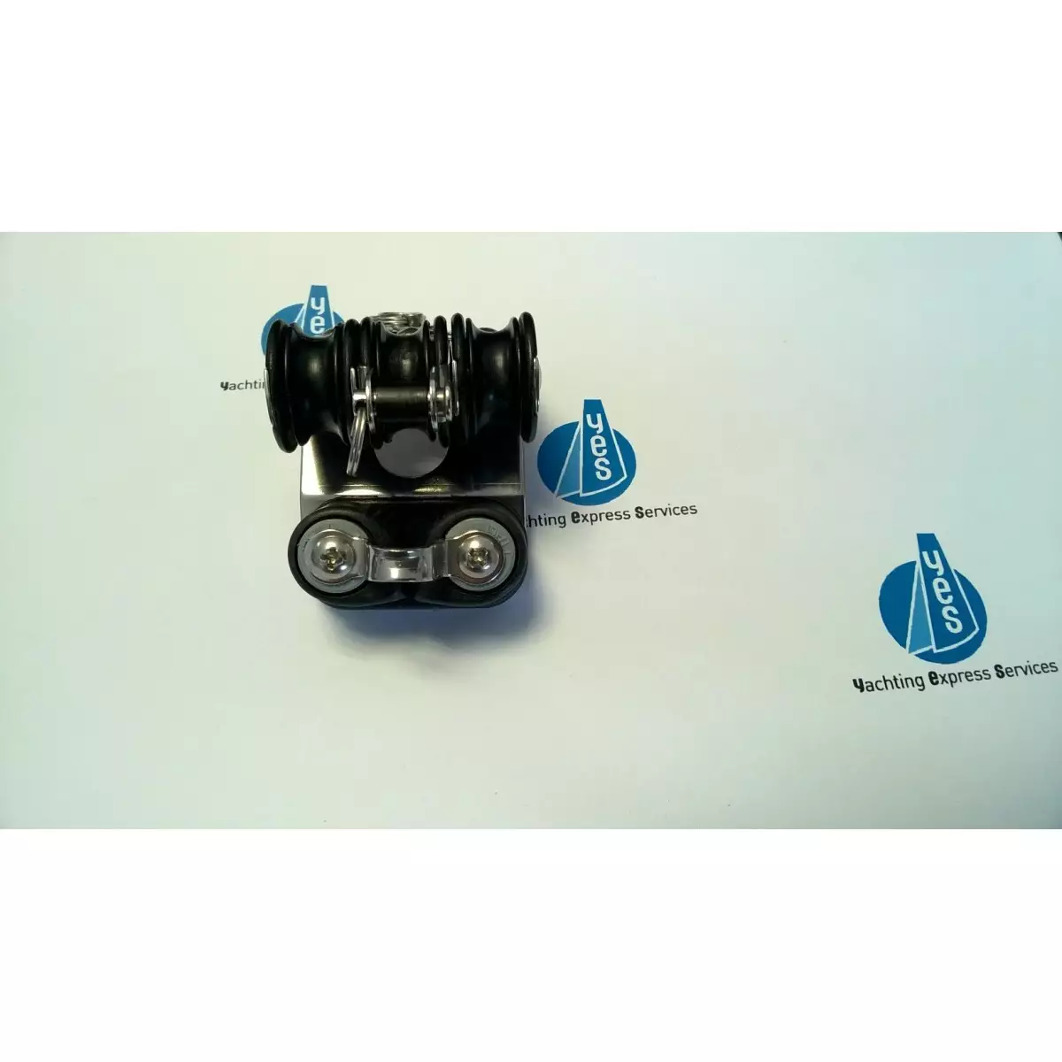POULIE TRIPLE AVEC TAQUET COINCEUR ET RINGOT 22MM